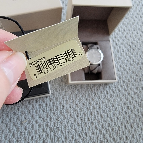 Authentic Burberry watch - Picture 6 of 11
